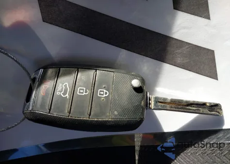 2020 Kia Sportage Lx z USA, uszkodzony, nr VIN KNDPM3AC8L7822229